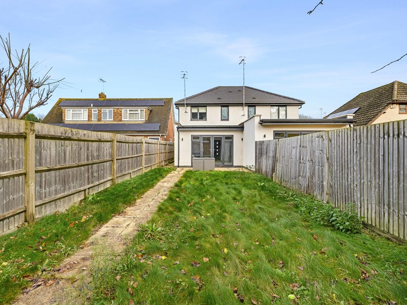 2 bed House - Semi For Rent in Crawley, West Sussex - 2