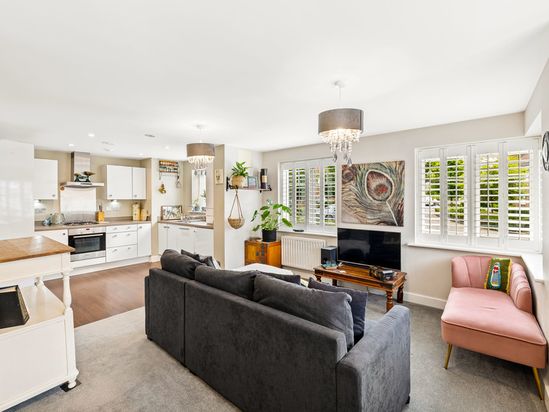 2 bed Apartment For Sale in Horsham, West Sussex - 2