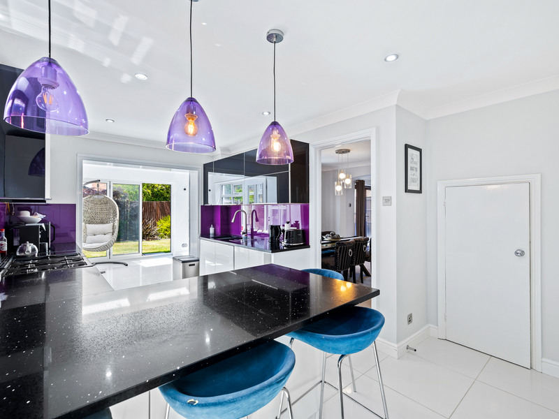 4 bed House - Detached For Sale in Maidenhead, Berkshire - 2