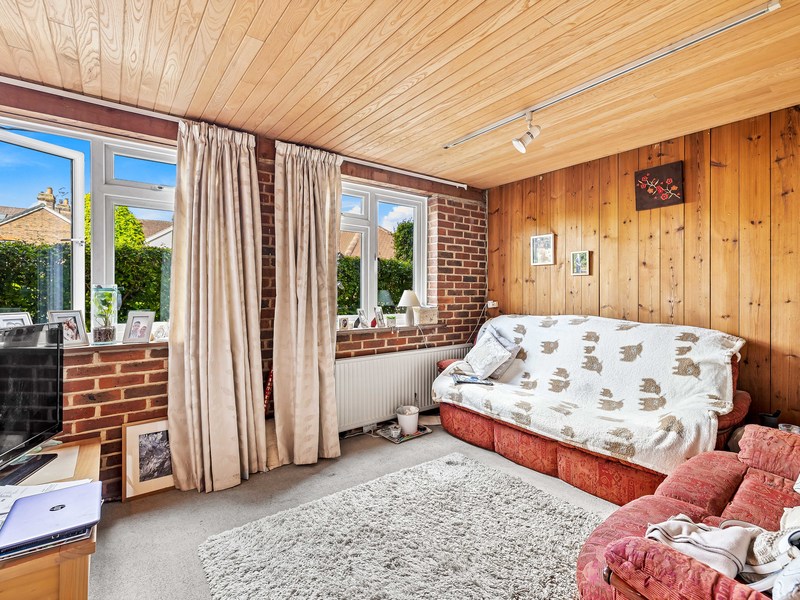 4 bed House - Semi For Sale in Horley, Surrey - 3