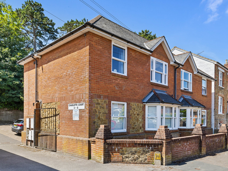 1 bed Apartment For Sale in Guildford, Surrey - 3