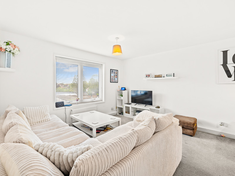 3 bed Apartment For Sale in Reigate, Surrey