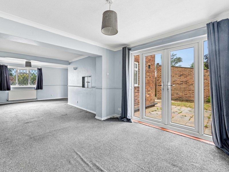 3 bed House - Semi For Sale in Horley, Surrey - 3