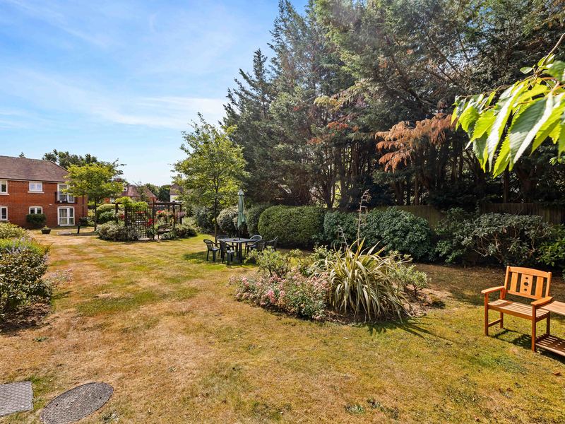 2 bed Apartment For Sale in Horley, Surrey - 2
