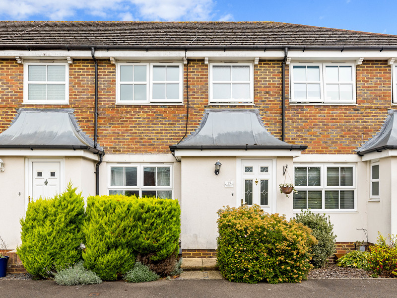 3 bed House - Terrace For Sale in Horley, Surrey