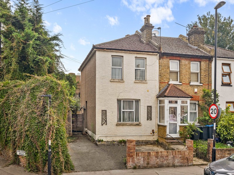 3 bed House - End Terrace For Sale in Croydon, Surrey