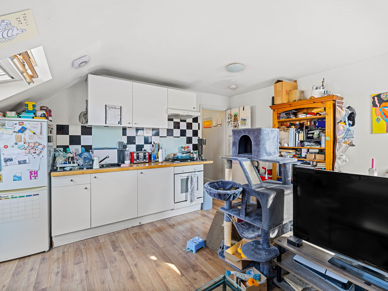 1 bed Apartment For Rent in Crystal Palace, London - 2