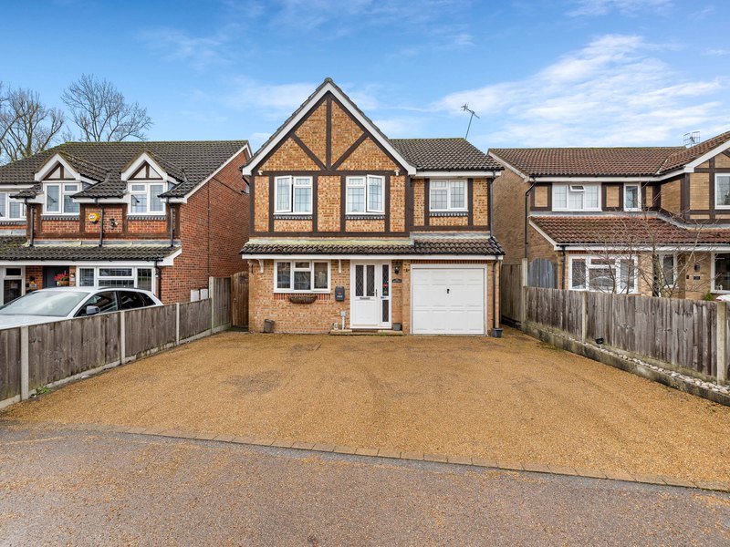 4 bed House - Detached For Sale in Horley, Surrey