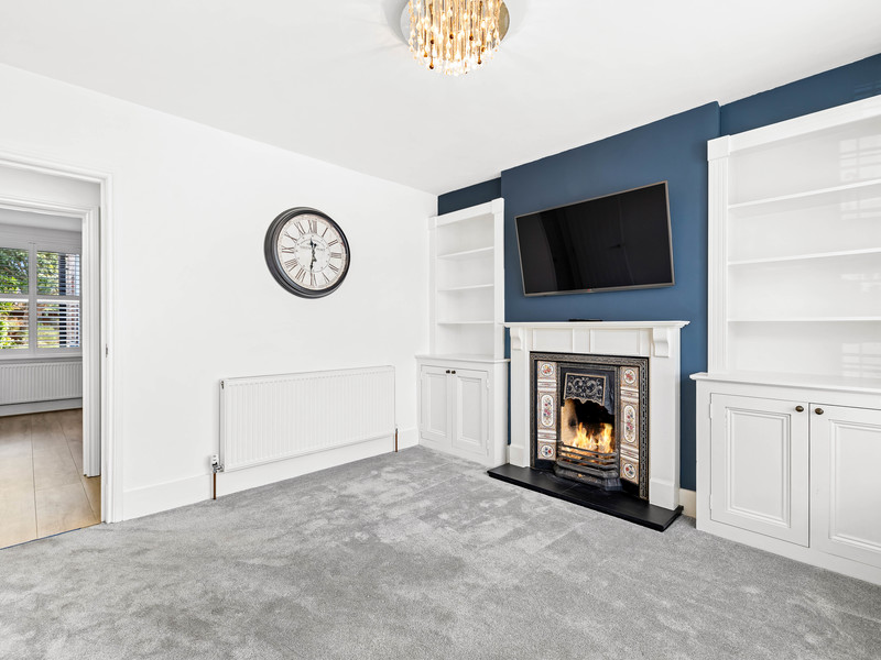 4 bed House - Semi For Sale in Horley, Surrey - 3
