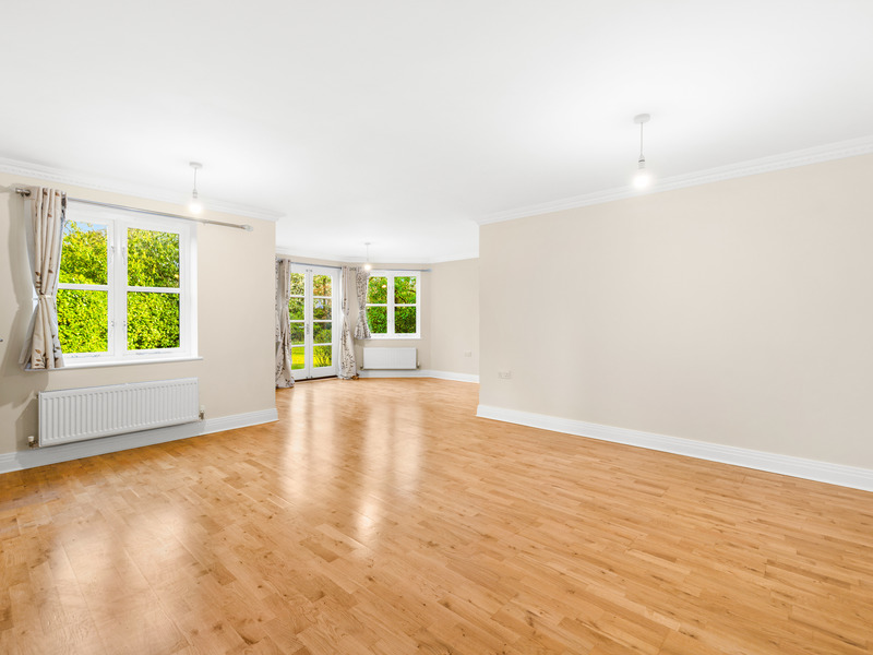 2 bed Apartment For Sale in Horley, Surrey - 2