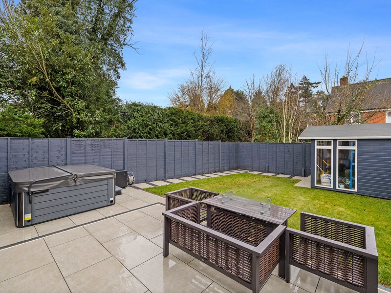 3 bed House - Semi For Sale in Crawley, West Sussex - 3