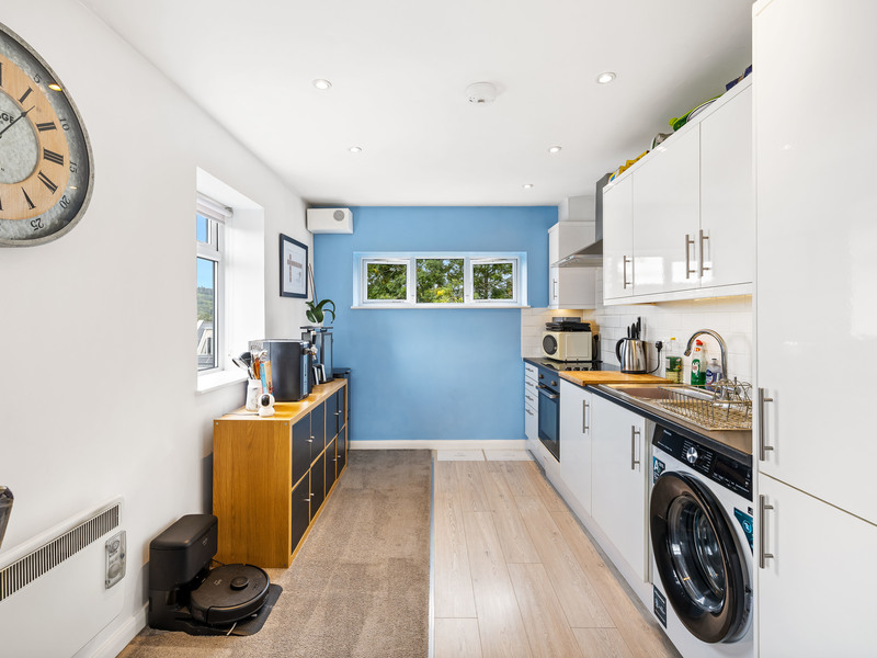 2 bed Apartment For Sale in Dorking, Surrey