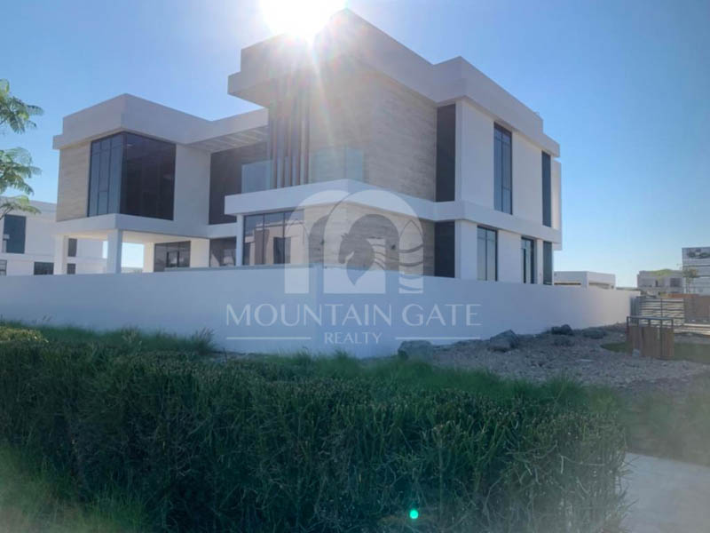 Ready to Move In | Single Row | Private Pool 5BR Mountain Gate