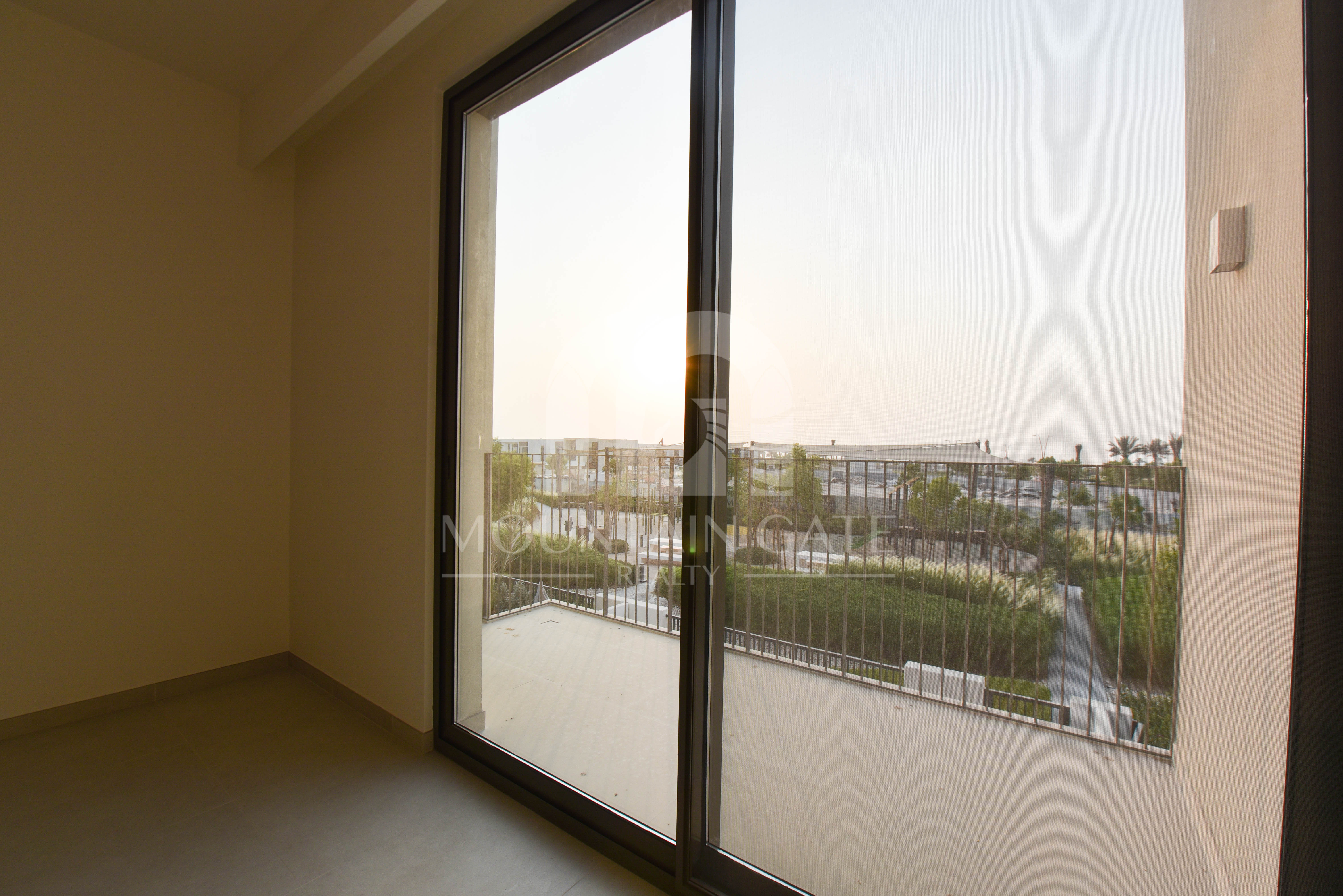 12 Cheques | Panoramic View | Beach and Water Park 3BR The Valley Mountain Gate