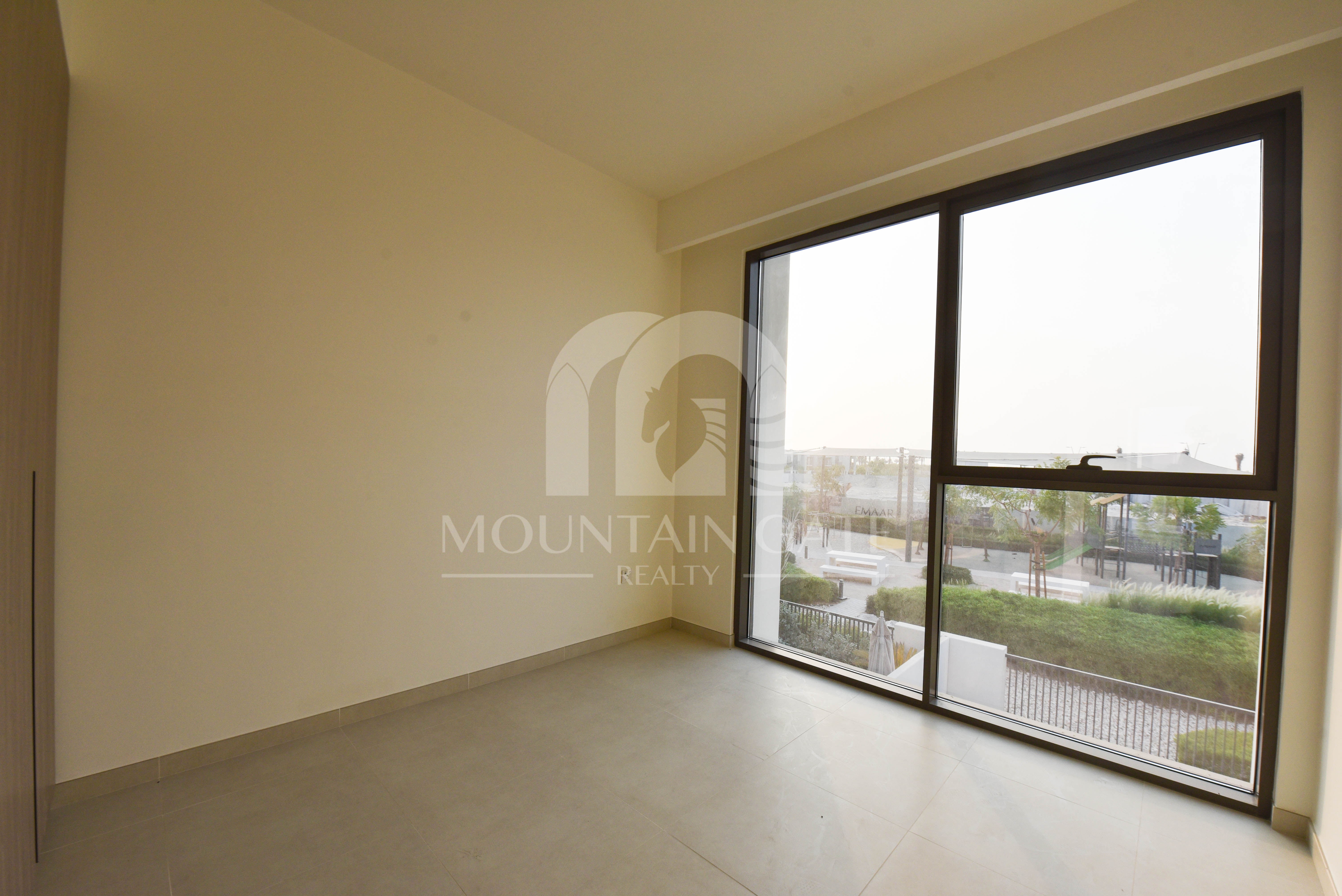 12 Cheques | Panoramic View | Beach and Water Park 3BR The Valley Mountain Gate