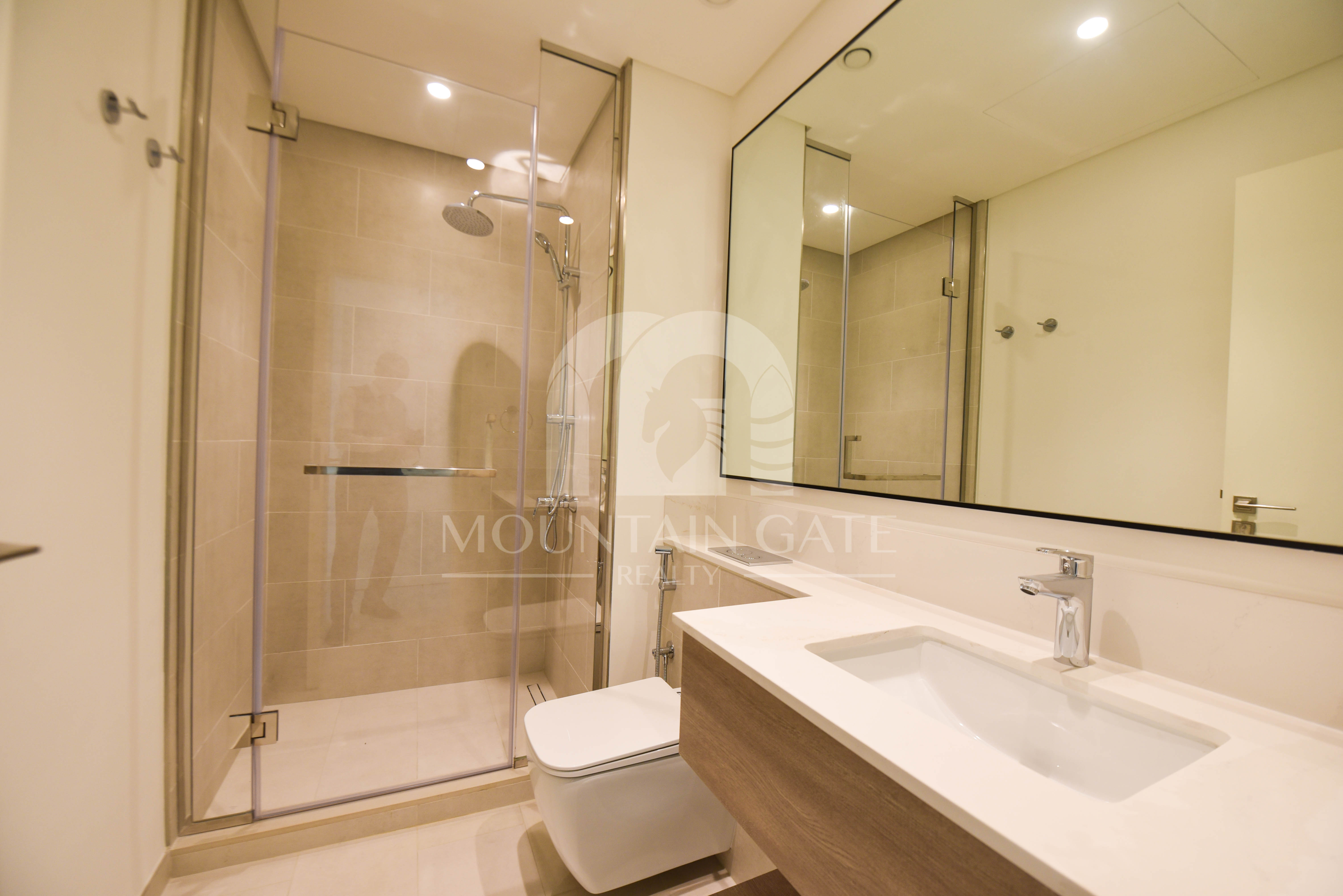 12 Cheques | Panoramic View | Beach and Water Park 3BR The Valley Mountain Gate