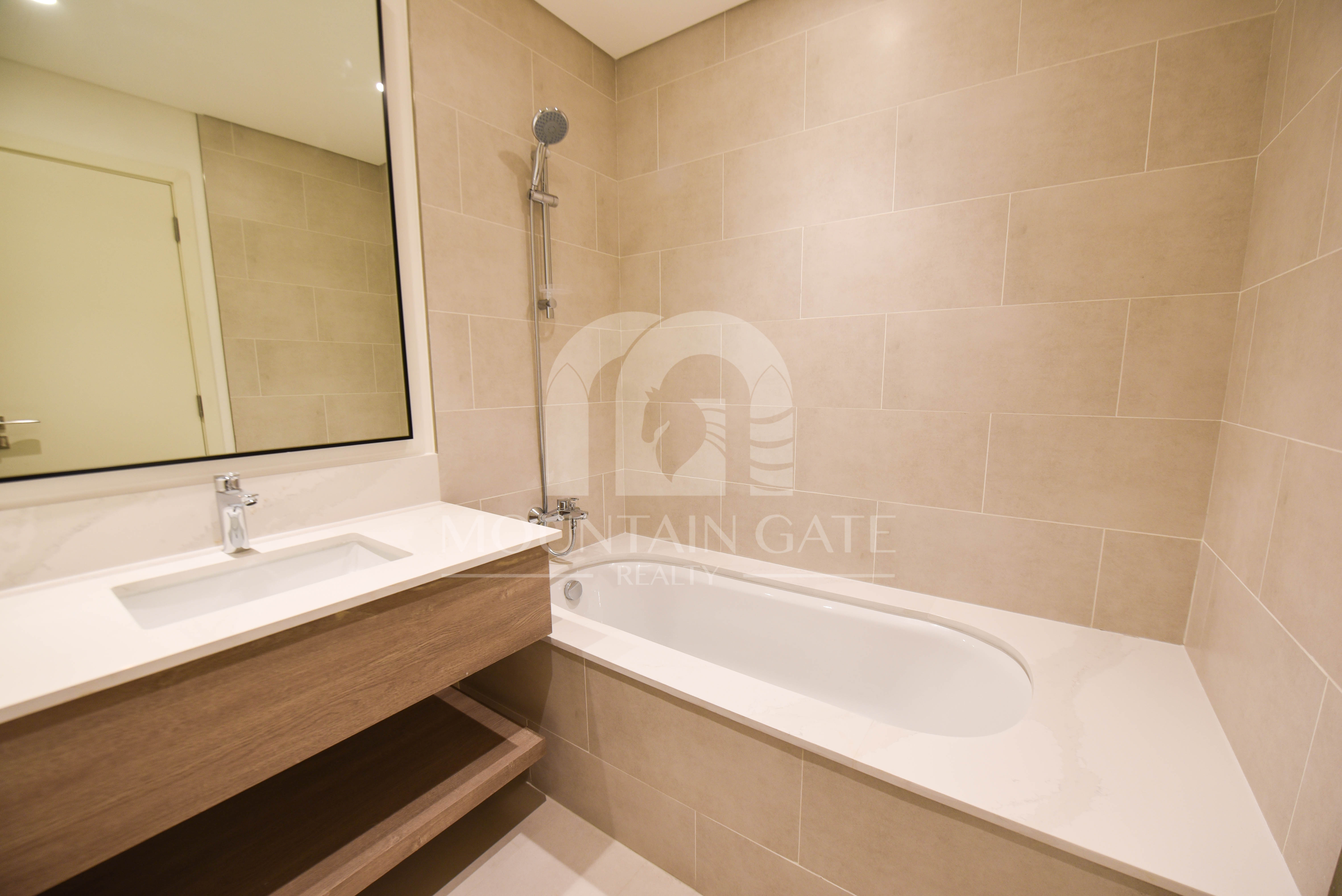 12 Cheques | Panoramic View | Beach and Water Park 3BR The Valley Mountain Gate