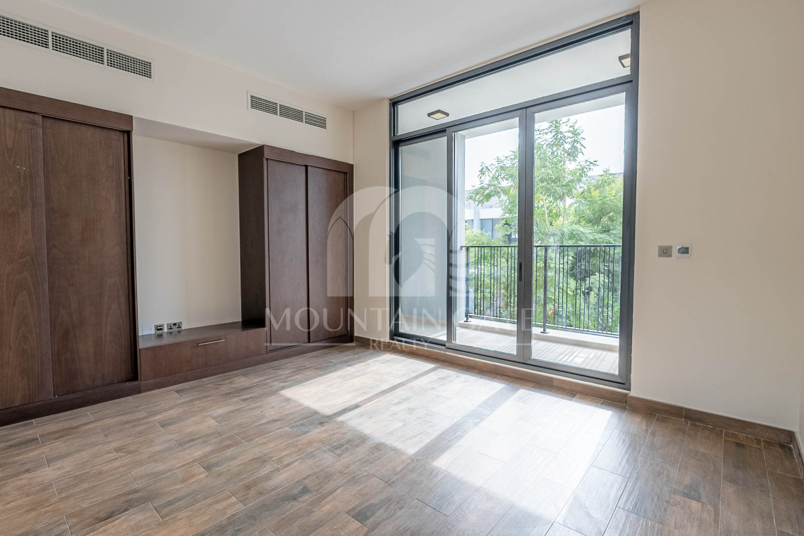 Unique Layout | Investor Deal | Stylish Elegance 4BR Motor City Mountain Gate