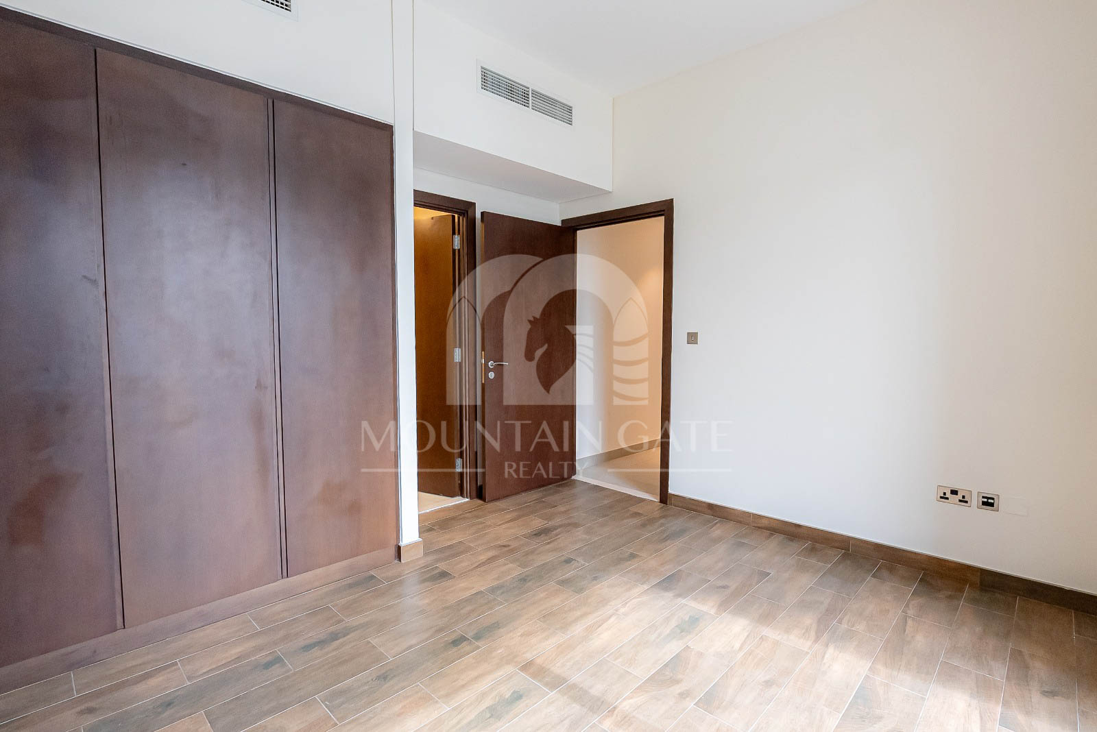 Unique Layout | Investor Deal | Stylish Elegance 4BR Motor City Mountain Gate