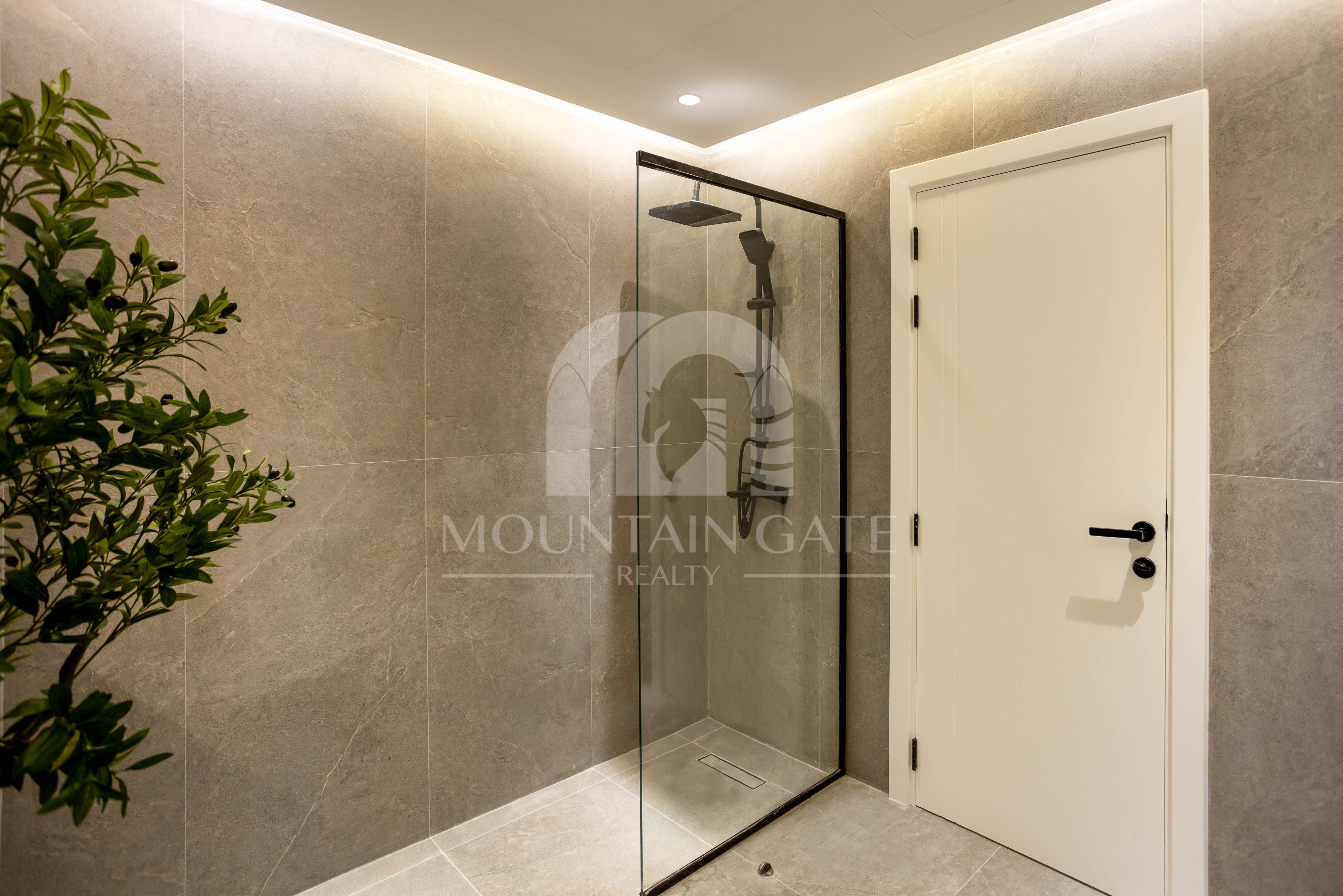 Brand New Fully Furnished High Quality New Upgrade 3BR Jumeirah Beach Residence Mountain Gate