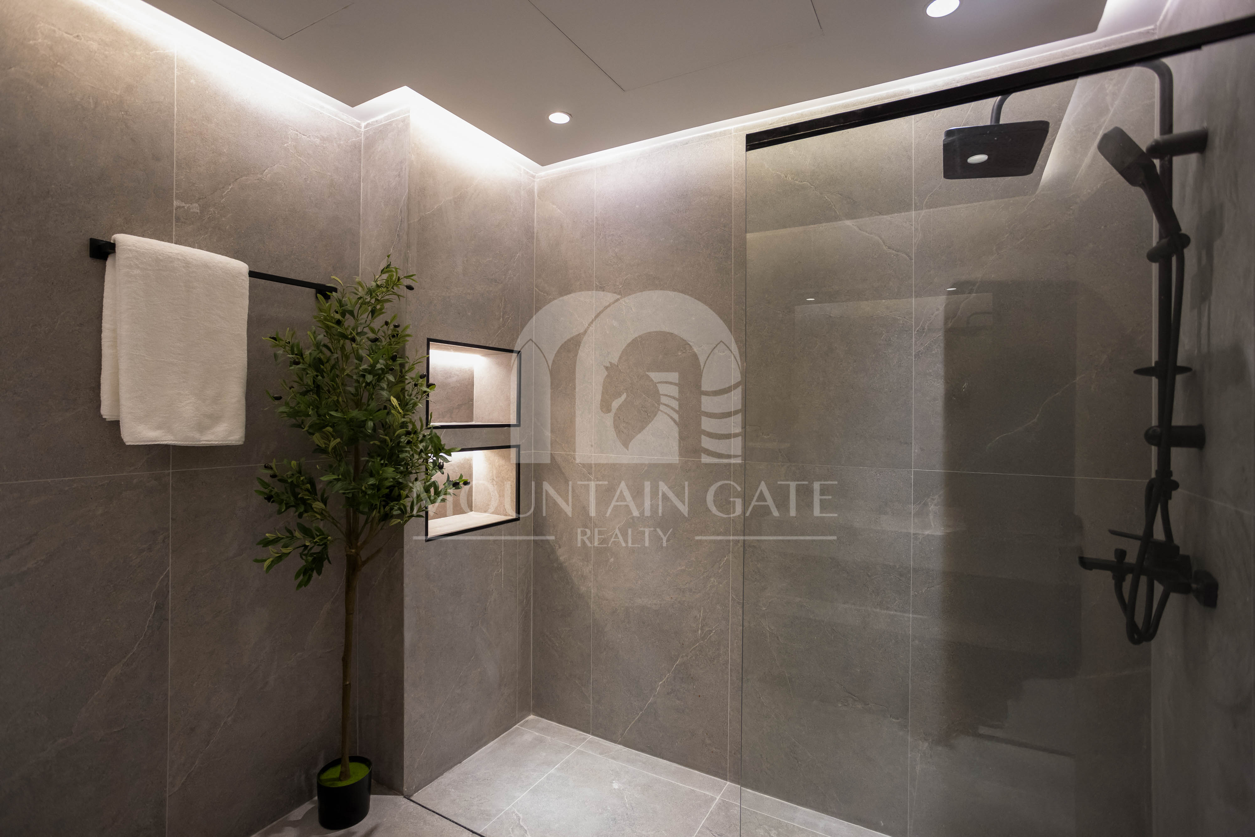 Brand New Fully Furnished High Quality New Upgrade 3BR Jumeirah Beach Residence Mountain Gate