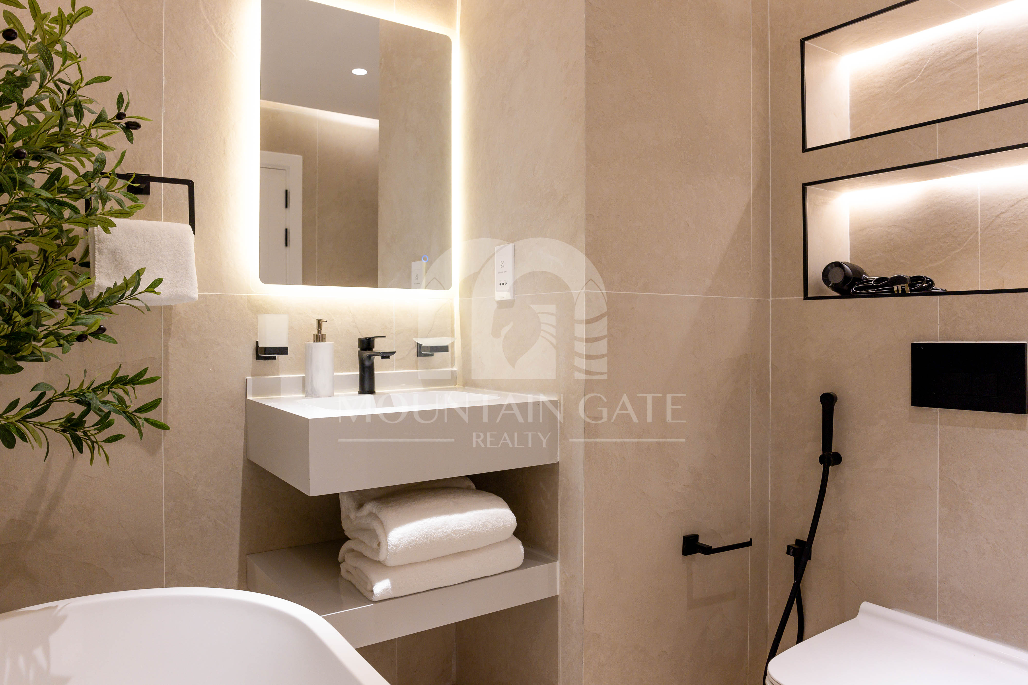 Brand New Fully Furnished High Quality New Upgrade 3BR Jumeirah Beach Residence Mountain Gate