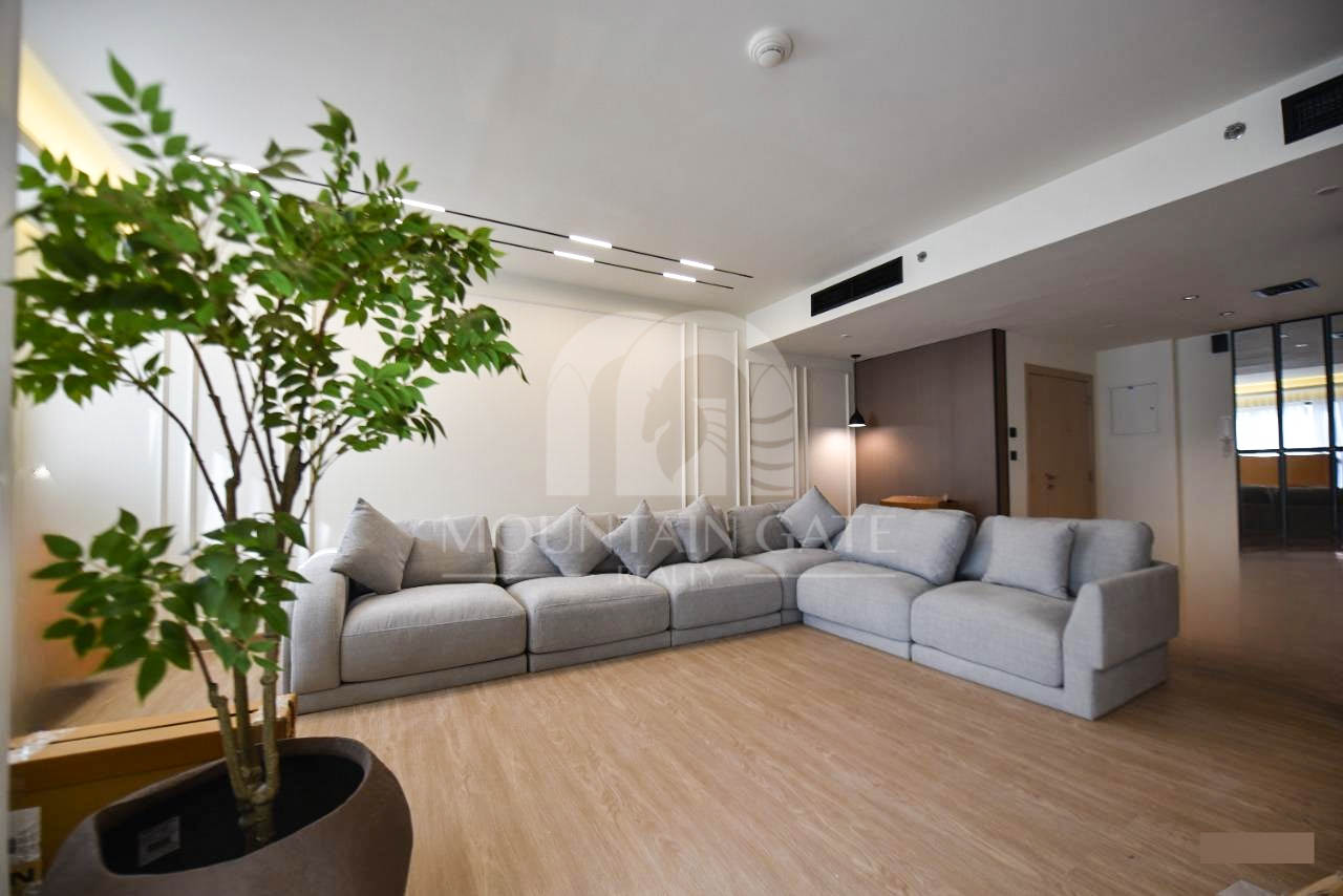 Fully Upgraded High standard Full Pool View 3BR Jumeirah Beach Residence Mountain Gate