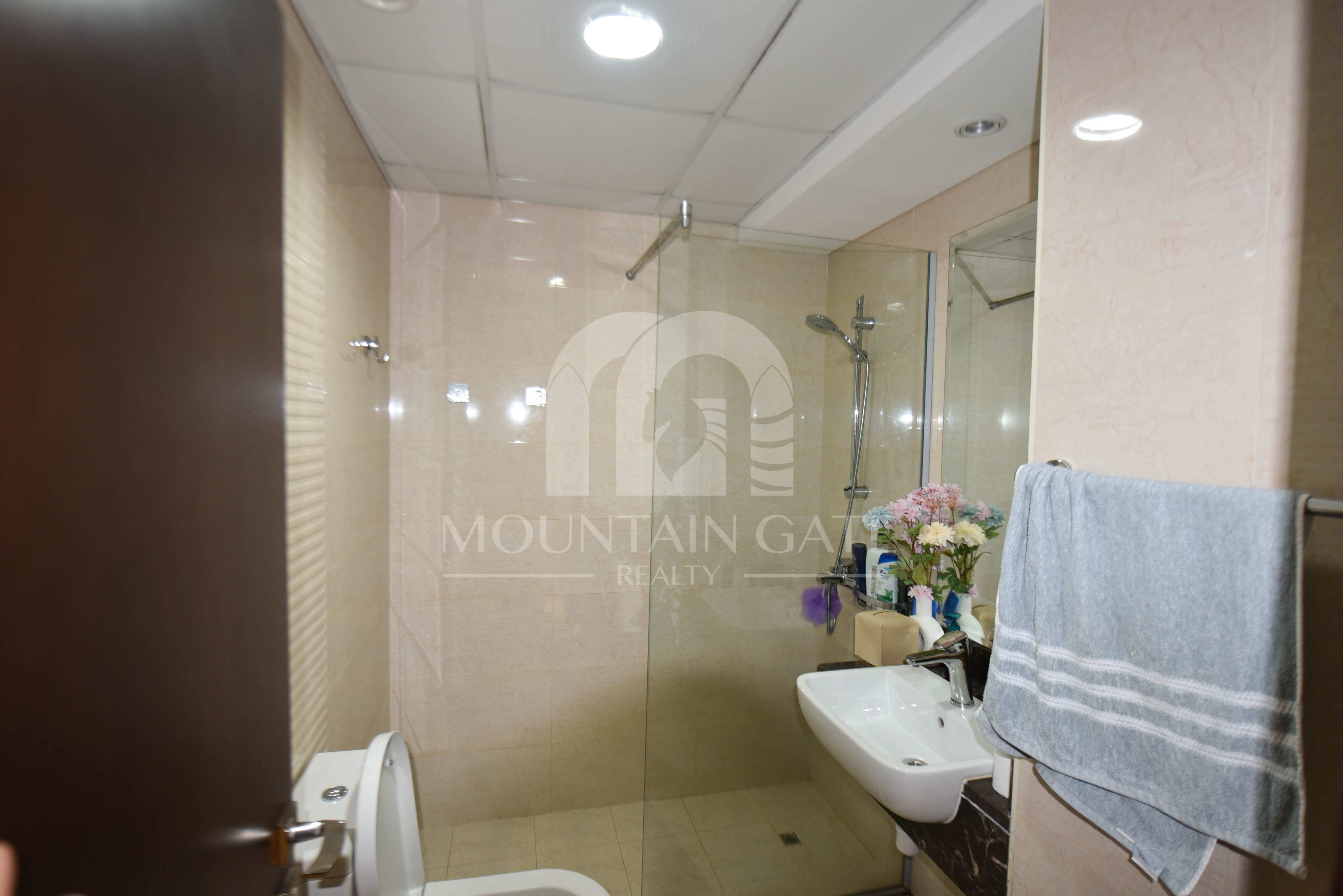 Huge Layout, Modern Kitchen & Pool View – VOT 2BR Jumeirah Village Circle Mountain Gate