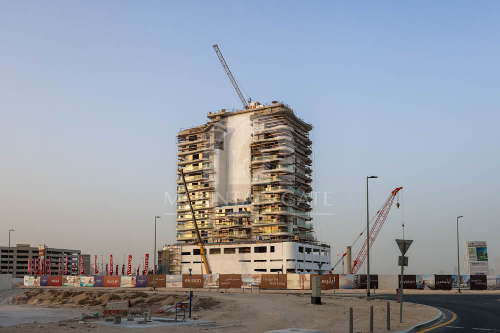 Modern Home with Stunning Infinity Pool 2BR Dubai Islands Mountain Gate