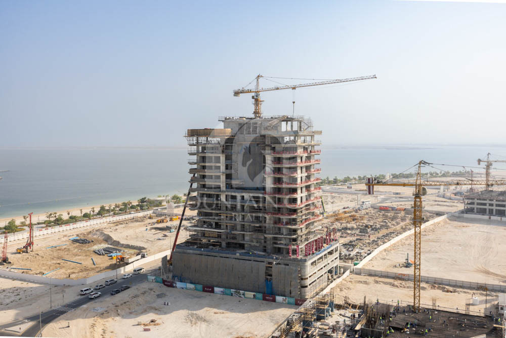 Modern Home with Stunning Infinity Pool 2BR Dubai Islands Mountain Gate