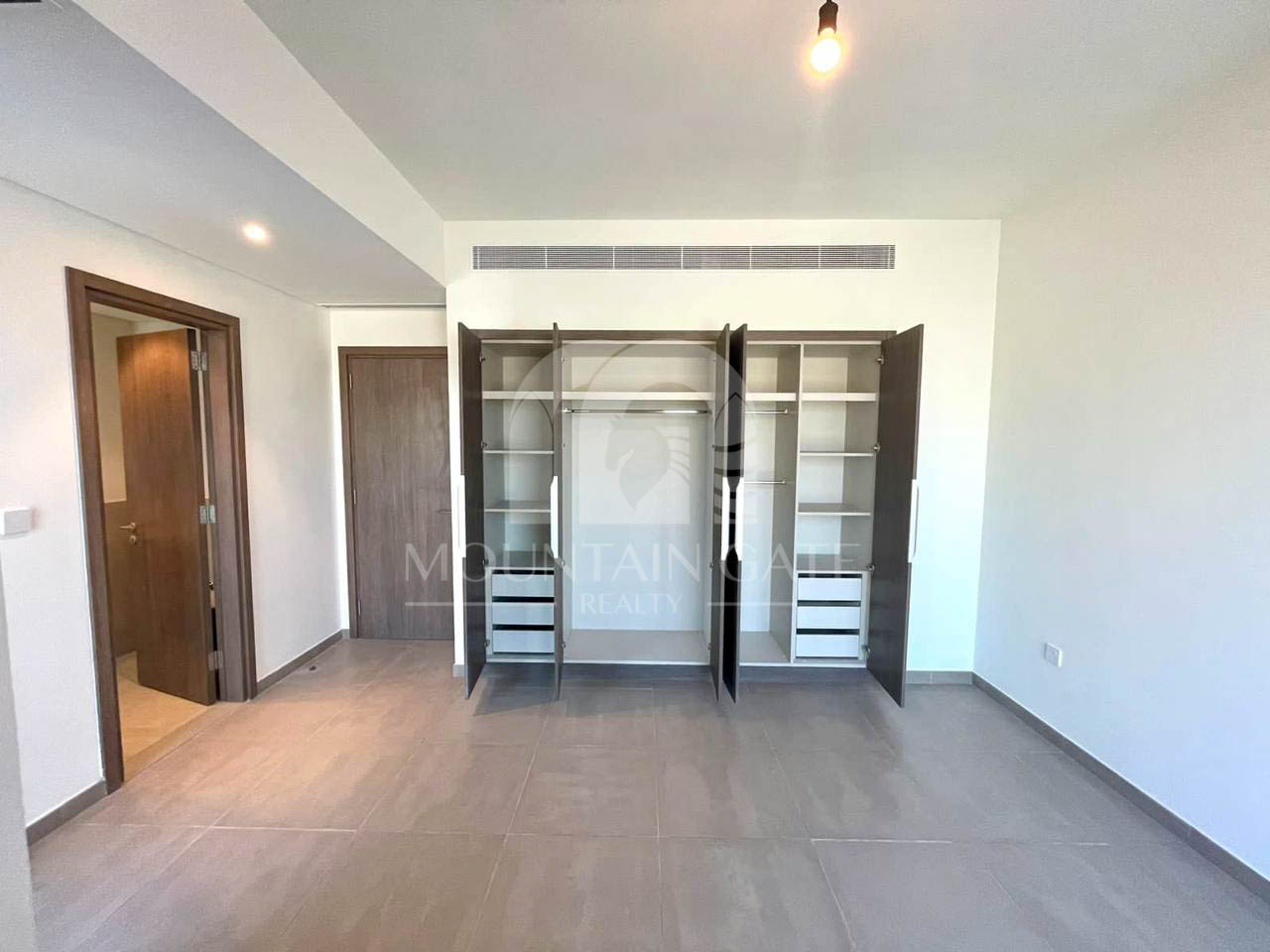 Single Row | Multiple Cheques | Corner Unit 4BR Tilal Al Ghaf Mountain Gate