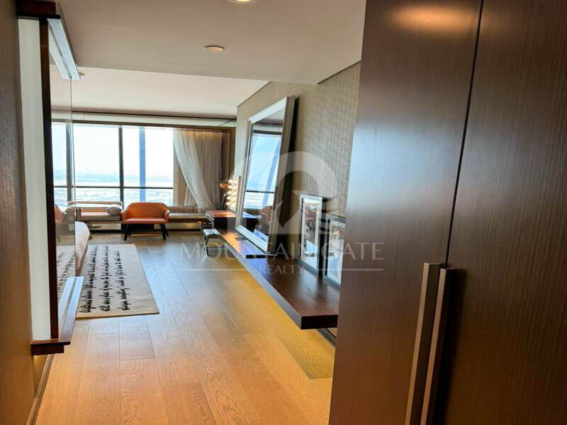 High Floor Luxury | Great Investment Business Bay Mountain Gate