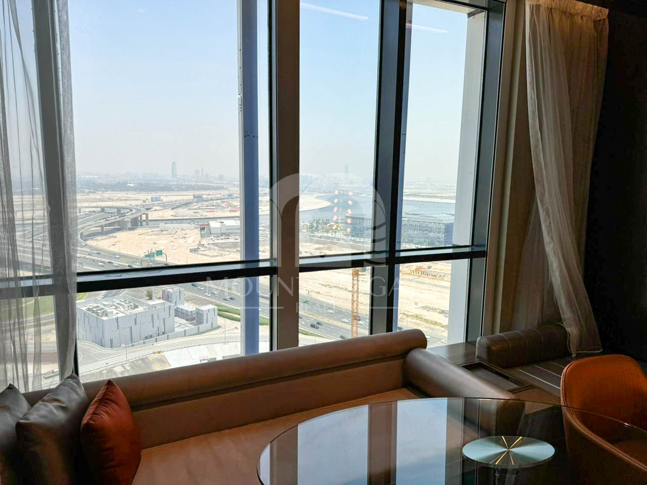 Luxury Furnished | Top Investment Business Bay Mountain Gate