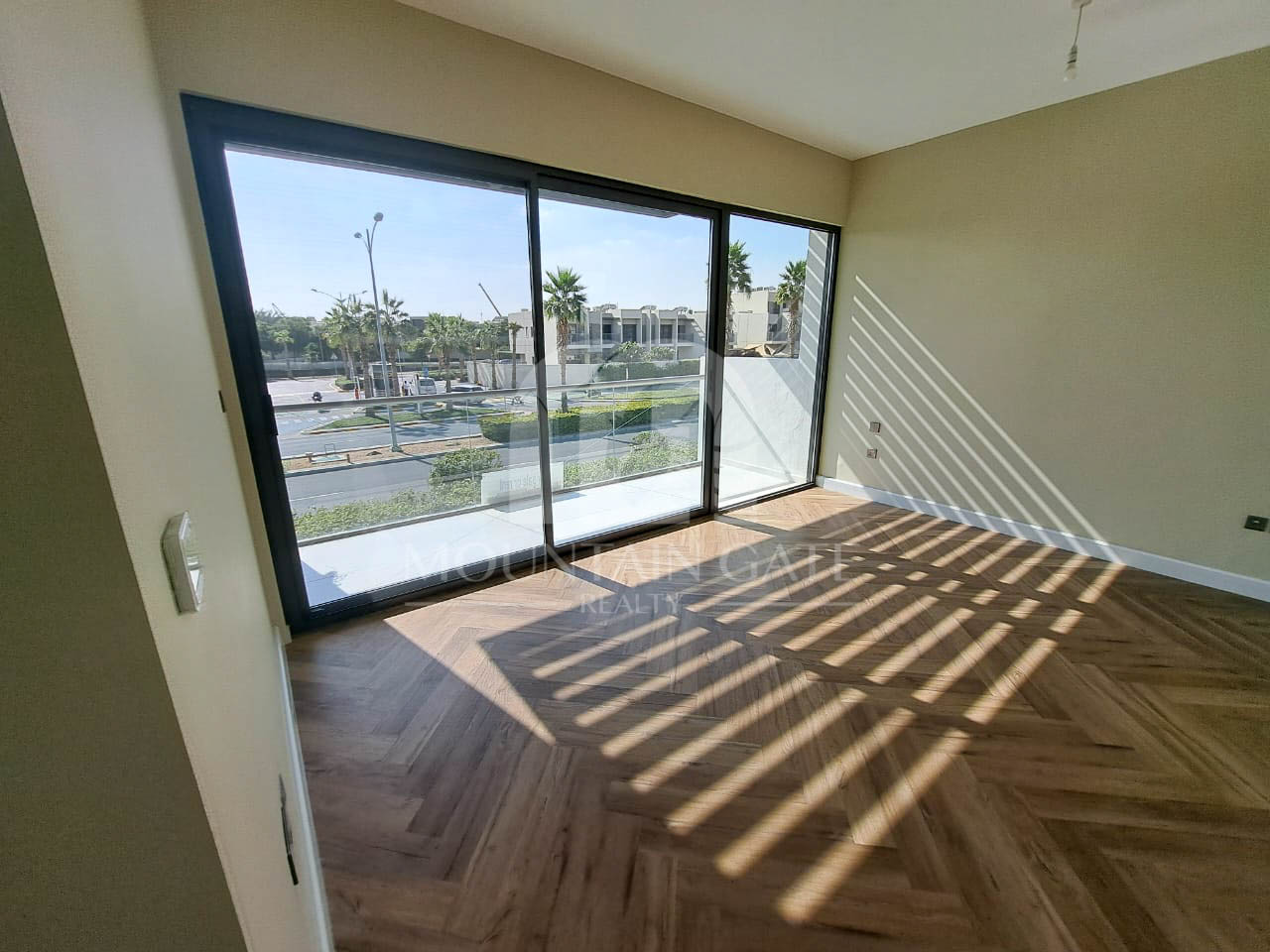 V3 - Luxury fully upgraded - Vacant - Single row 6BR Damac Hills 2 Mountain Gate