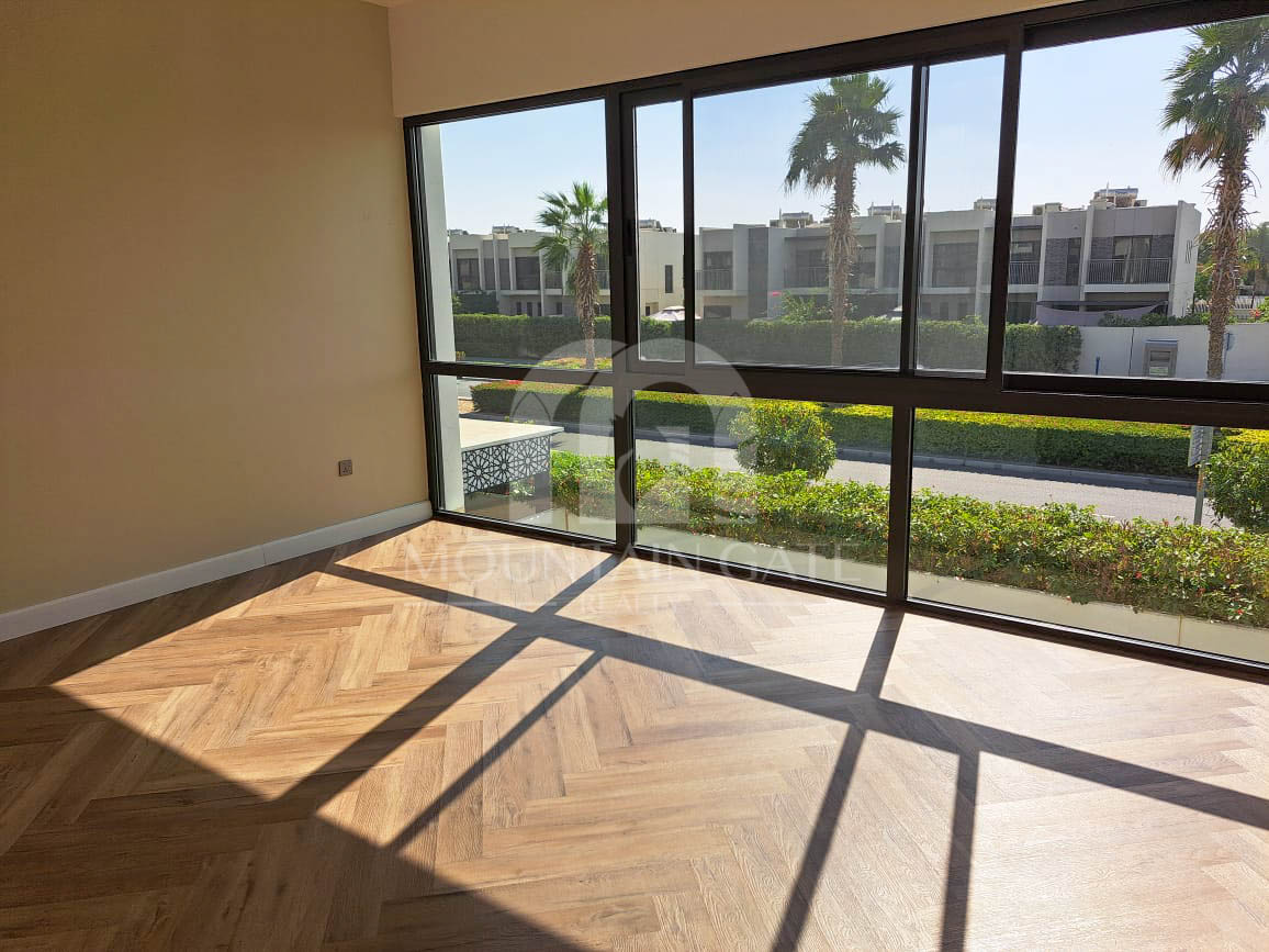 V3 - Luxury fully upgraded - Vacant - Single row 6BR Damac Hills 2 Mountain Gate