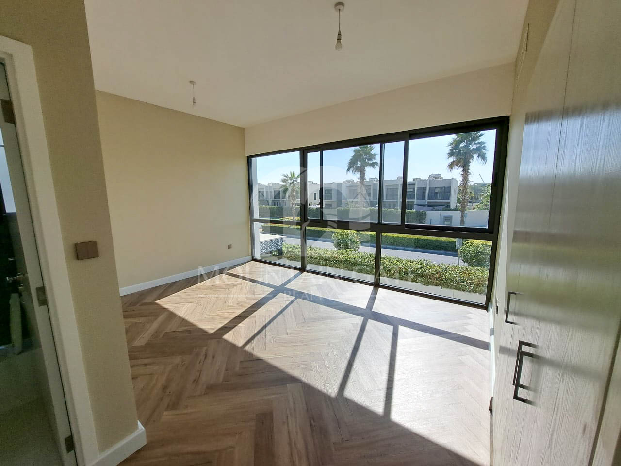 V3 - Luxury fully upgraded - Vacant - Single row 6BR Damac Hills 2 Mountain Gate