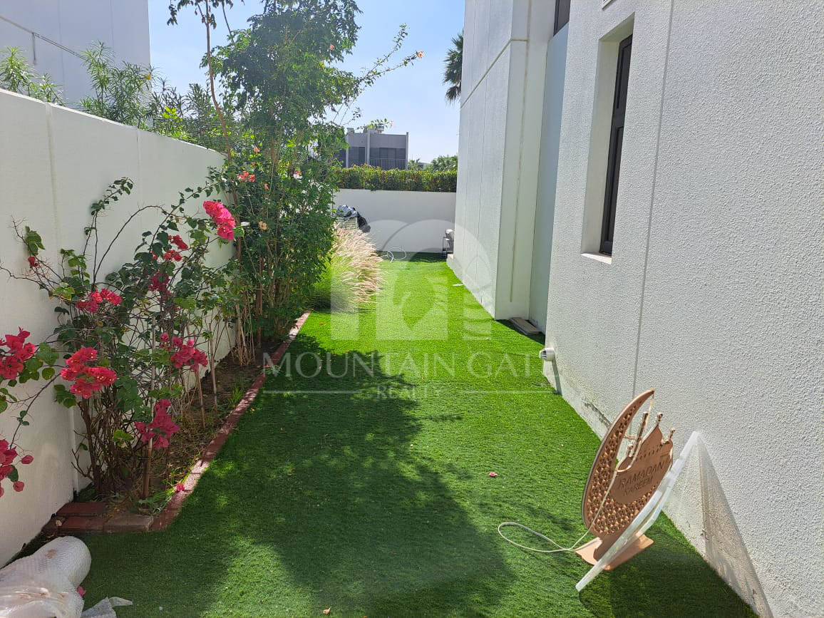 V3 - Luxury fully upgraded - Vacant - Single row 6BR Damac Hills 2 Mountain Gate