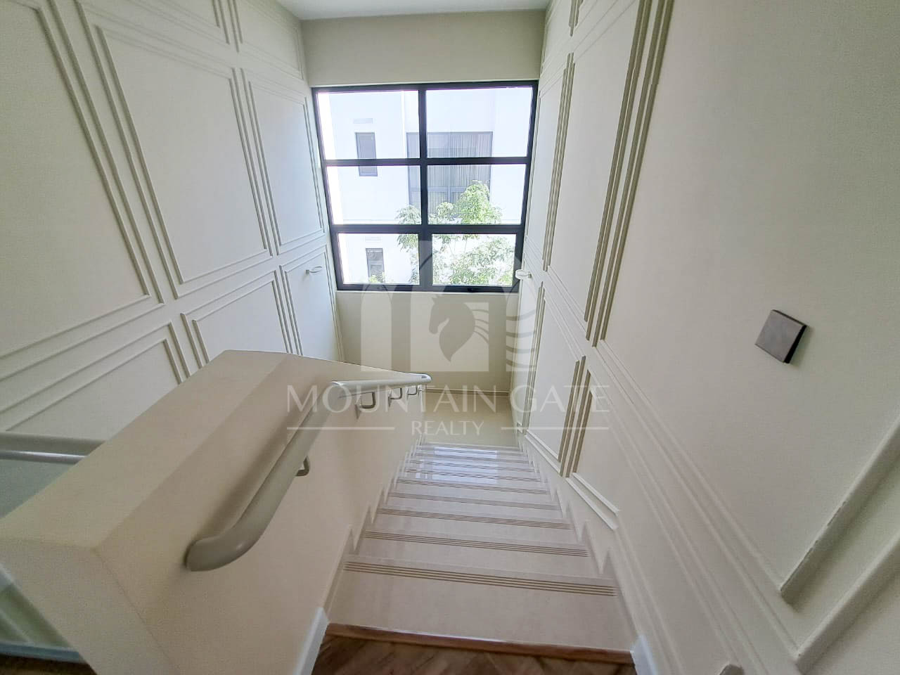V3 - Luxury fully upgraded - Vacant - Single row 6BR Damac Hills 2 Mountain Gate