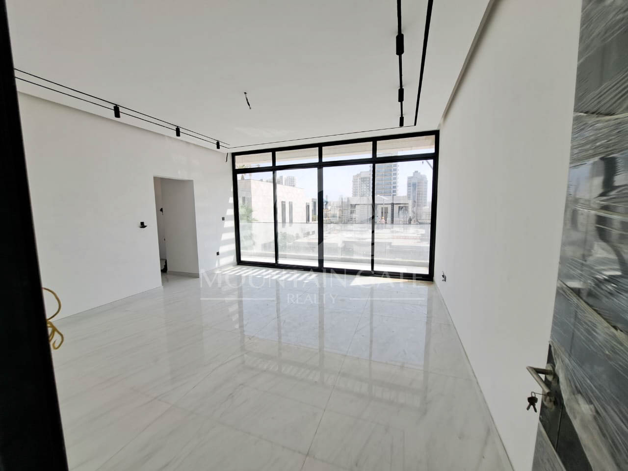 Luxury Smart Home | Corner Villa w/ Private Pool 6BR Al Furjan Mountain Gate