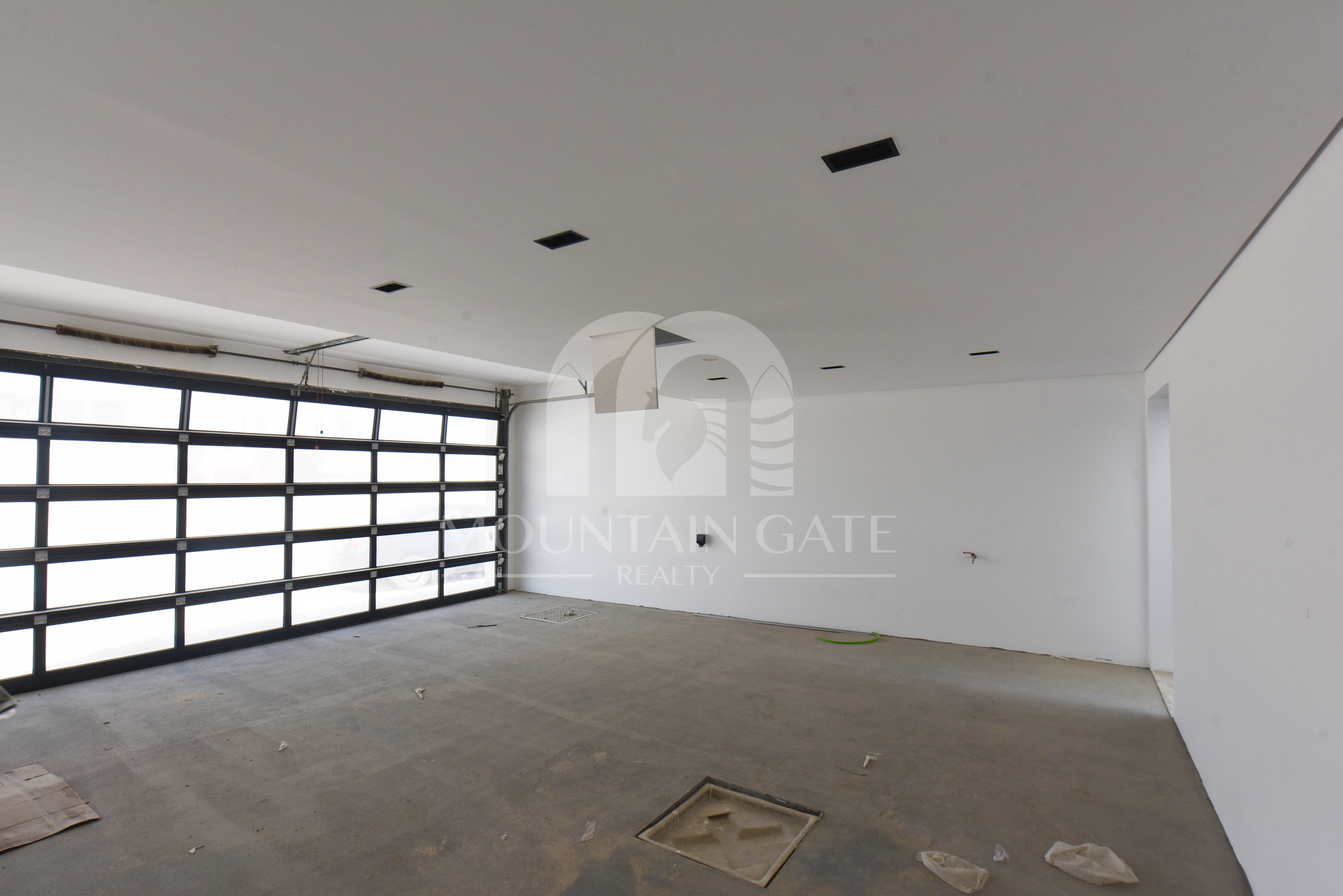 Luxury Smart Home | Corner Villa w/ Private Pool 6BR Al Furjan Mountain Gate