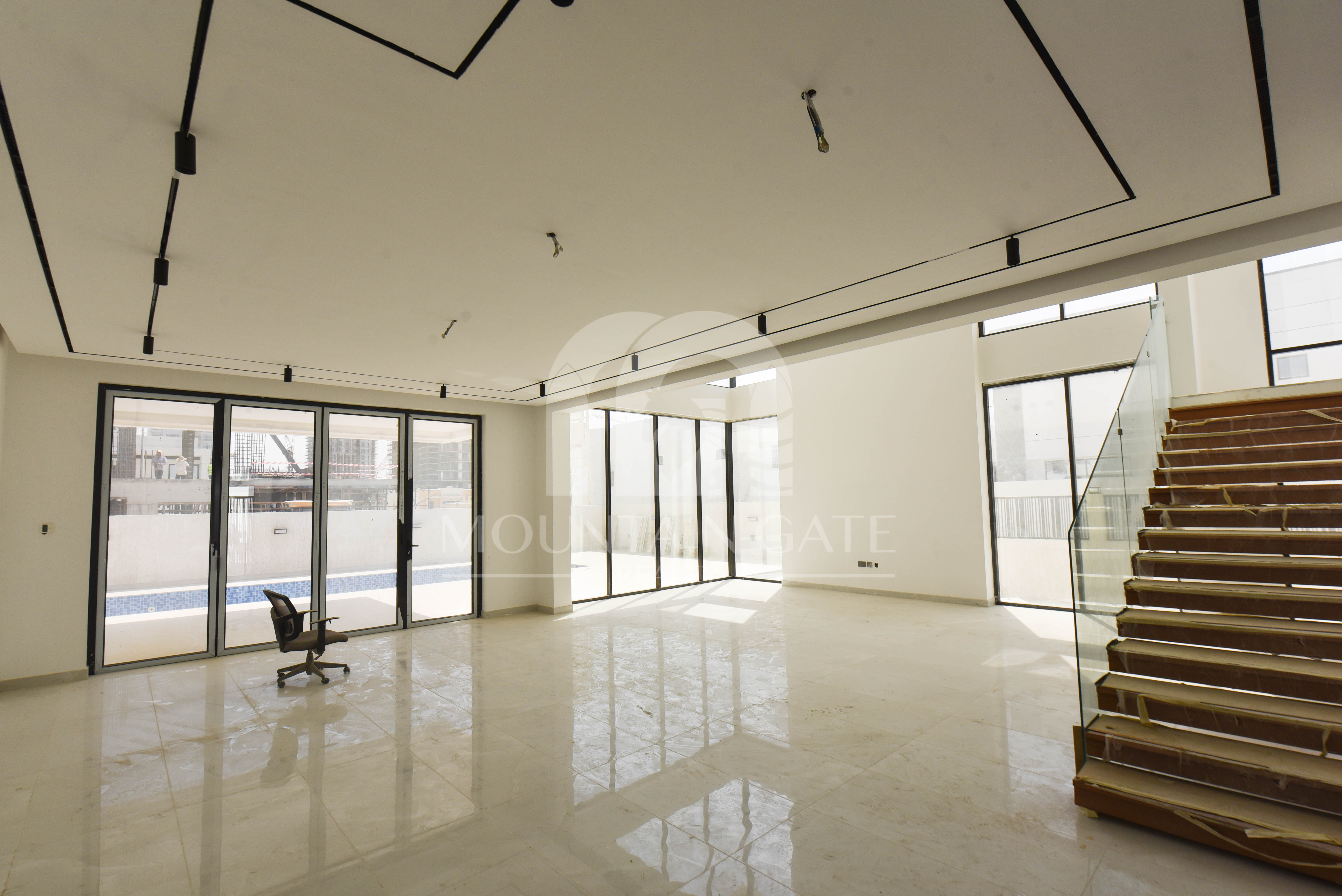 Luxury Smart Home | Corner Villa w/ Private Pool 6BR Al Furjan Mountain Gate