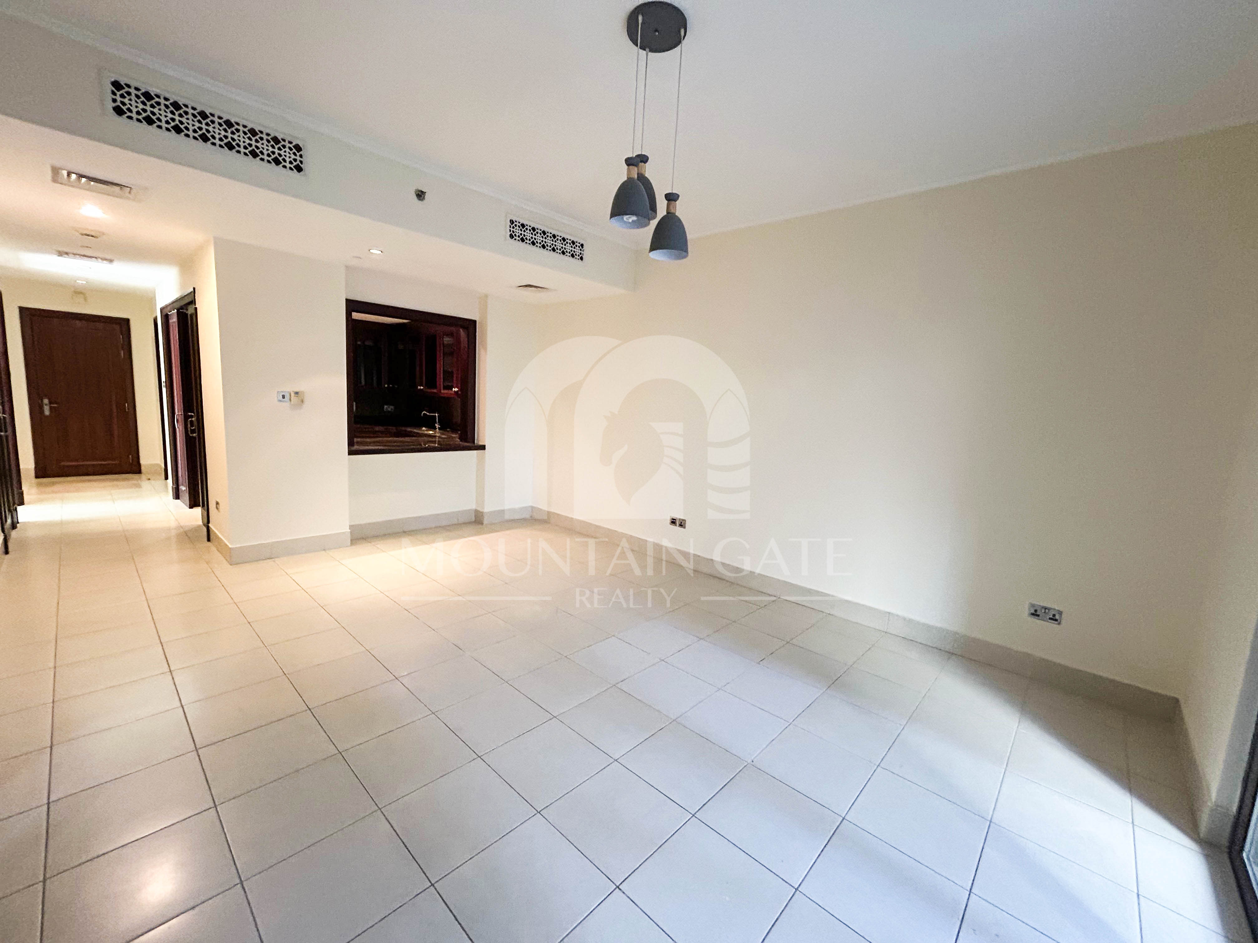 Vacant | Burj Khalifa View | 5-min to Dubai Mall 2BR Old Town Mountain Gate