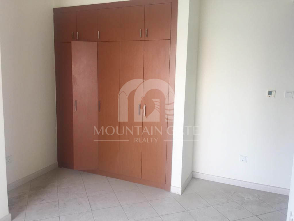 Vacant | Unique Layout | High Floor | Canal View 1BR Dubai Sports City Mountain Gate