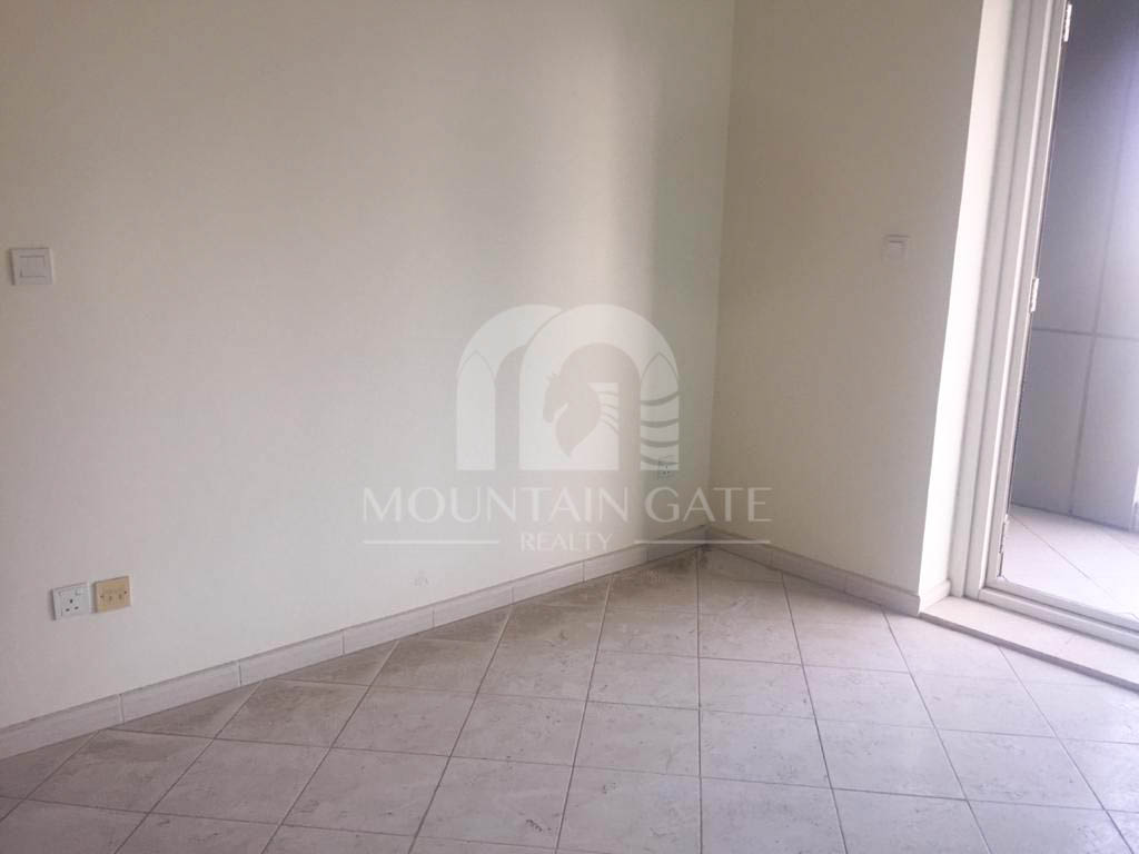 Vacant | Unique Layout | High Floor | Canal View 1BR Dubai Sports City Mountain Gate