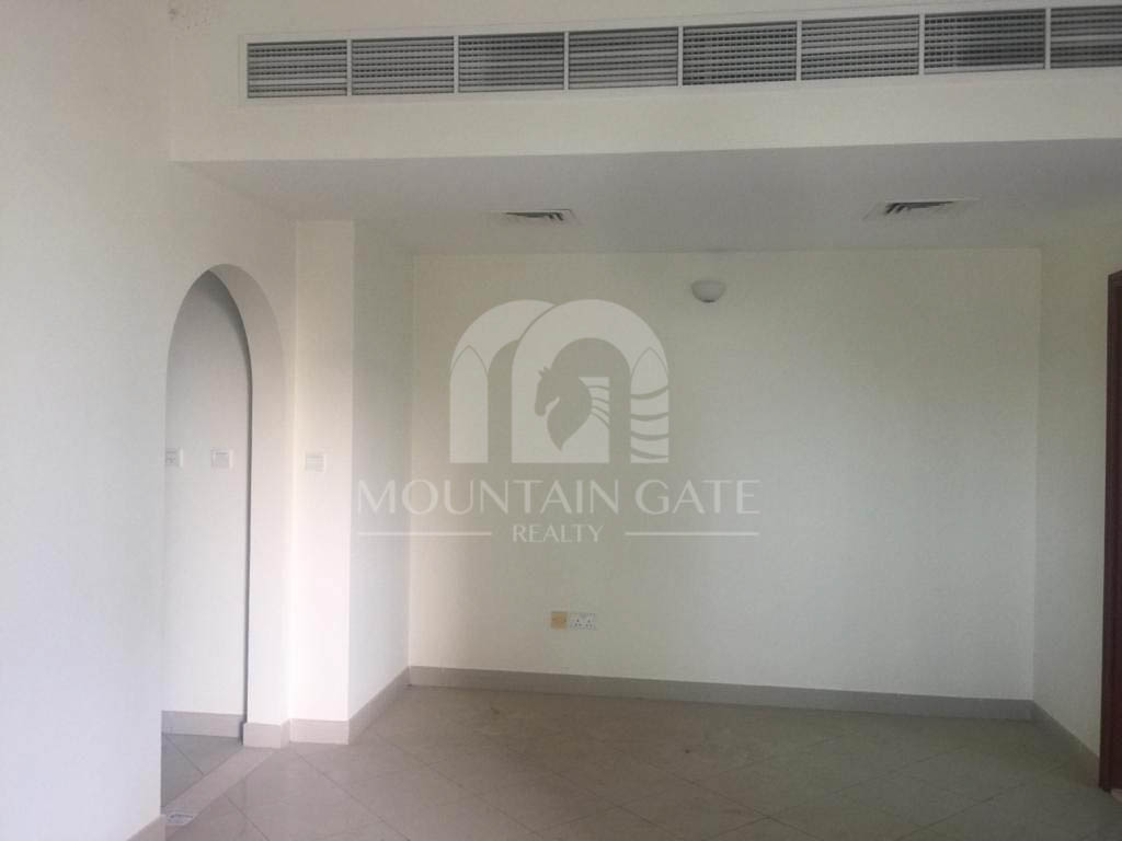 Vacant | Unique Layout | High Floor | Canal View 1BR Dubai Sports City Mountain Gate