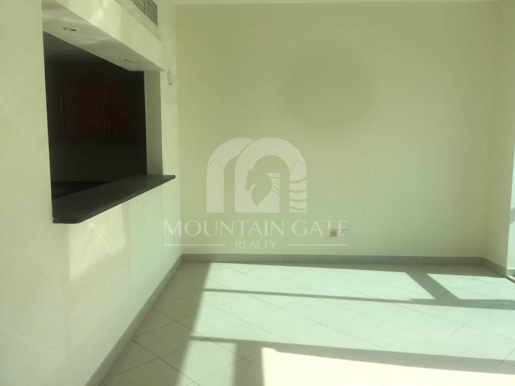 Vacant | Unique Layout | High Floor | Canal View 1BR Dubai Sports City Mountain Gate
