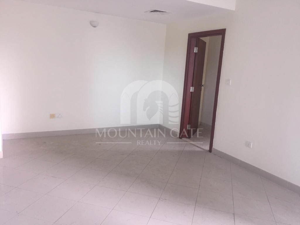 Vacant | Unique Layout | High Floor | Canal View 1BR Dubai Sports City Mountain Gate