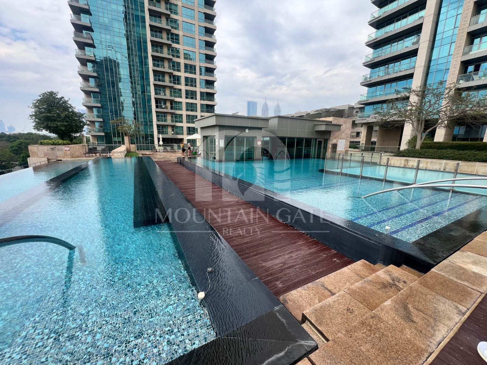 Spacious Unit | Vacant | Stunning Golf & Pool View 2BR The Views Mountain Gate