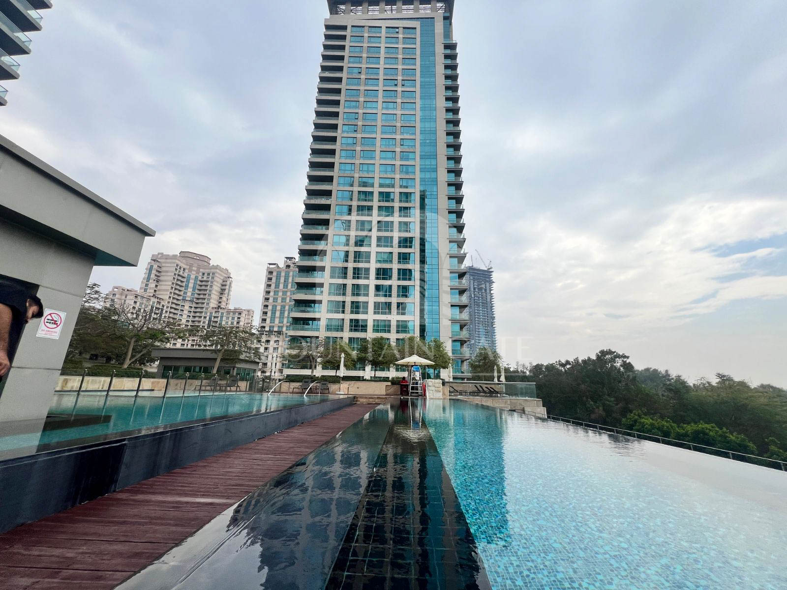 Spacious Unit | Vacant | Stunning Golf & Pool View 2BR The Views Mountain Gate