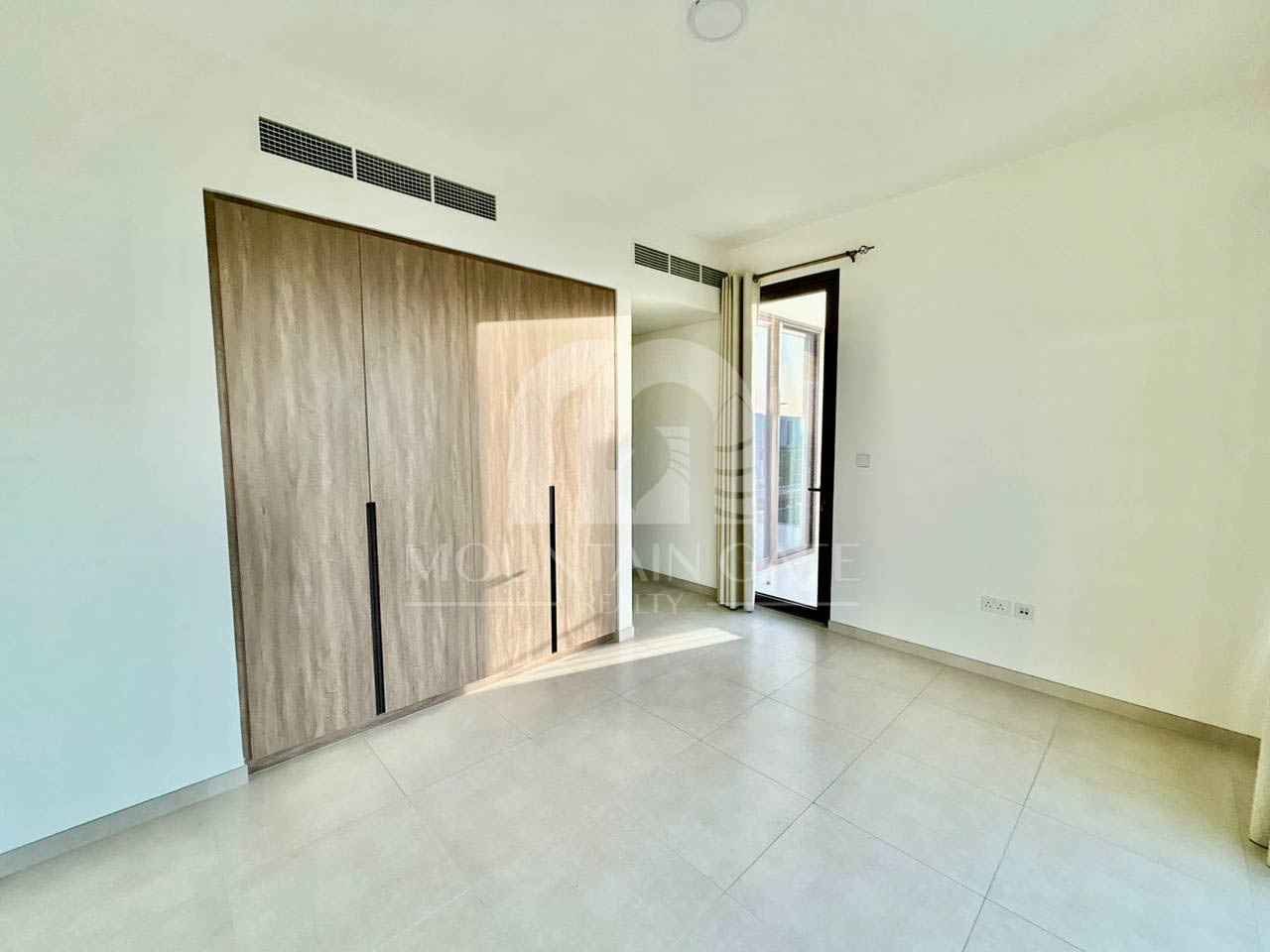 Landscaped | Single Row | Pleasant 4BR The Valley Mountain Gate